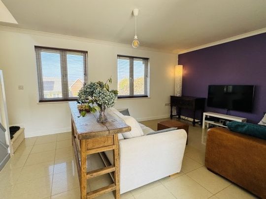 Dolphin Court, New Quay, SA45 - Photo 1