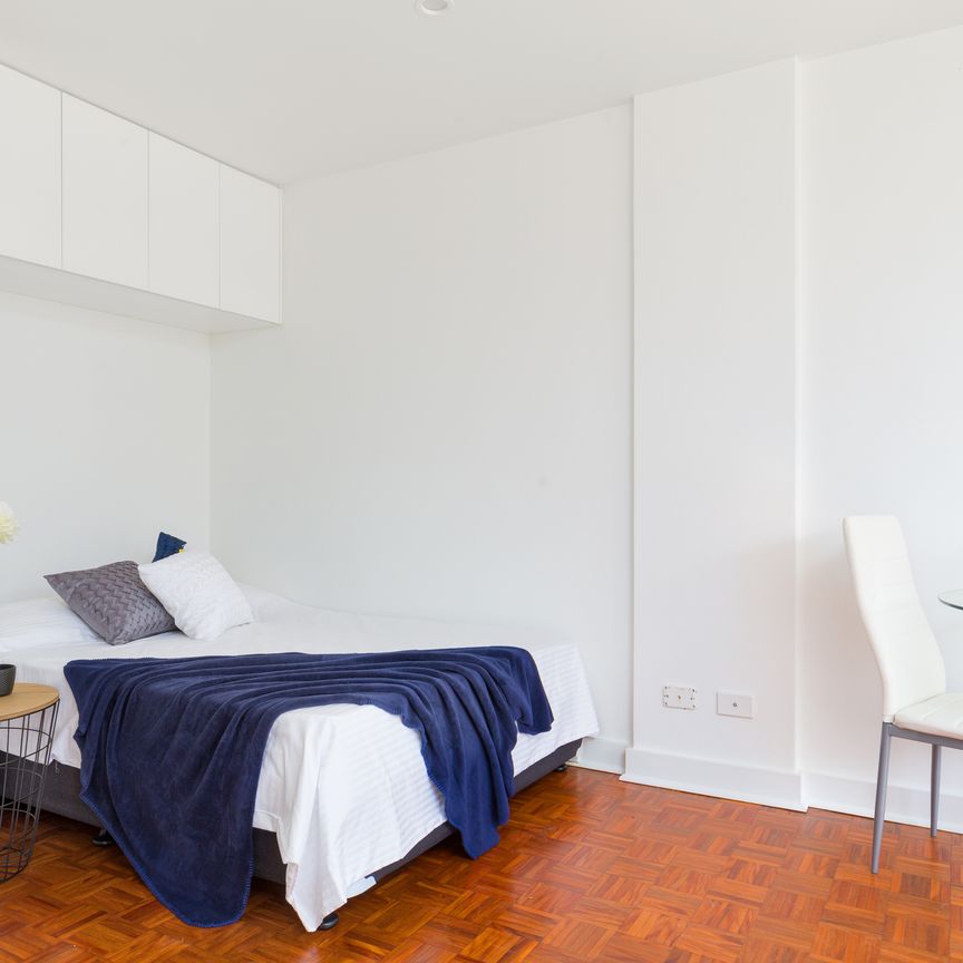 301/76 Roslyn Gardens, Elizabeth Bay NSW 2011 - Studio For Rent | Domain - Photo 1