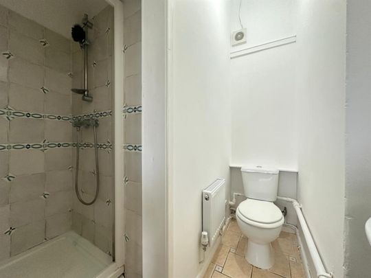 1 bedroom Flat To Let Total Size: 399 SQ FT - Photo 1