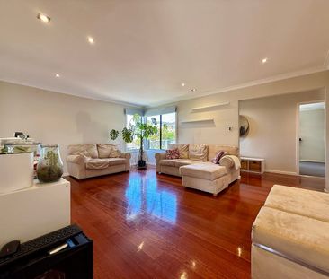 Low Maintenance Modern Living – East Doncaster Secondary College Zo... - Photo 1