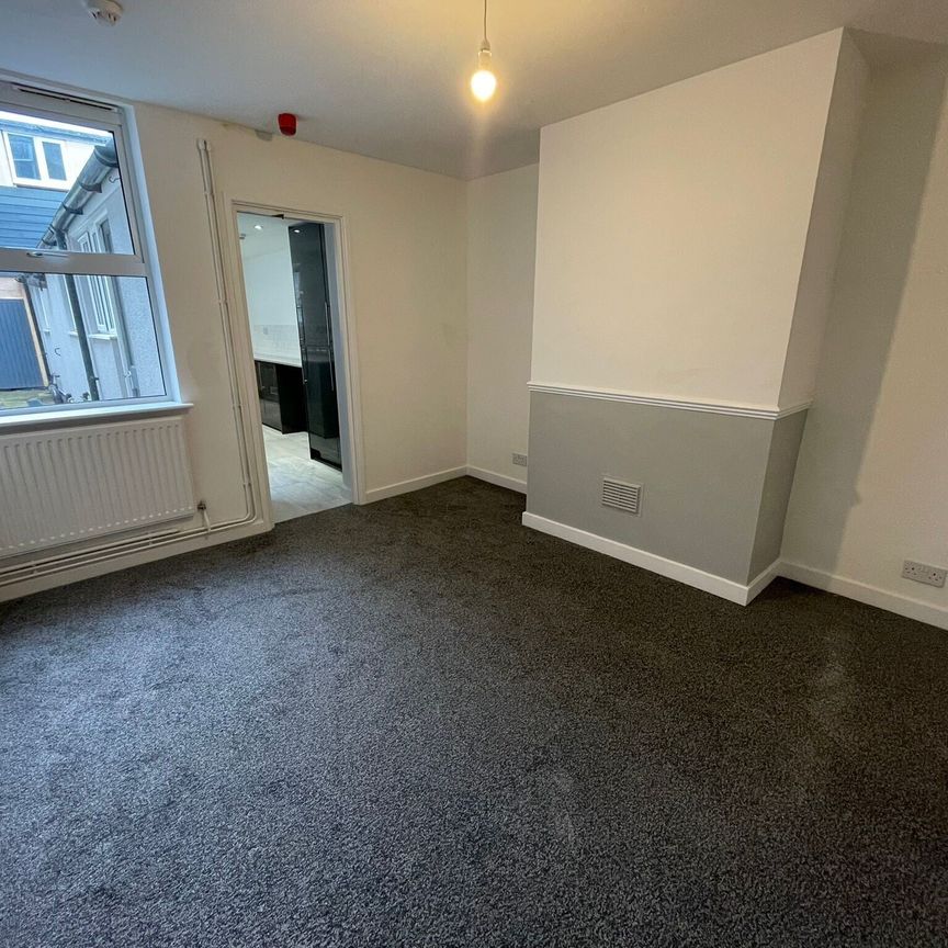 St. Georges Road, Great Yarmouth - Photo 1