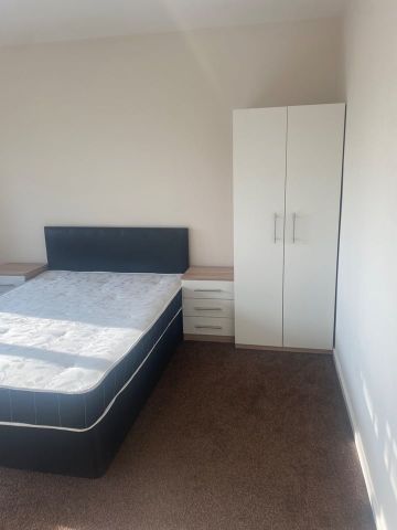 Room in a Shared House, Becketts Park Crescent, LS6 - Photo 2