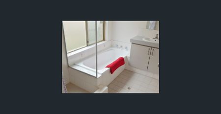 Partly Furnished 3x1 Villa - Home Open Monday 17/11 at 4.30-5pm - Photo 2