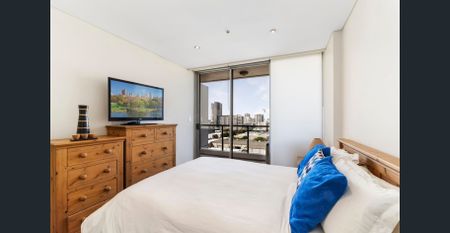 Unfurnished Sub-Penthouse -123m2 with Floorboards - Photo 2