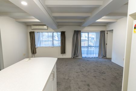 On-Campus Flat – Opposite Uni Library. Available for 2025 only! - Photo 4