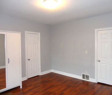 For Lease - 327 Wolverleigh Boulevard, Toronto, Ontario - Photo 6