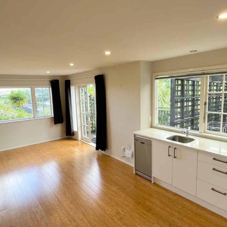 2 Bedroom, 1 bathroom Unit - Photo 1