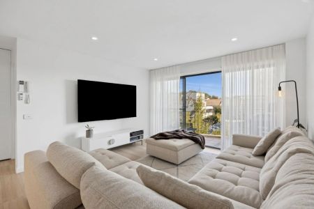 Stylish 3 Bedroom Apartment in the Heart of Kingston - Photo 5