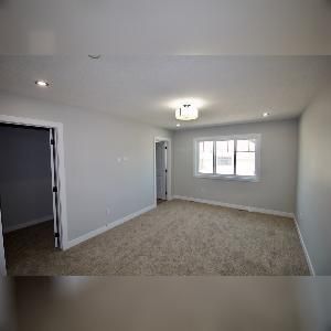 121-3 Bed 2.5 Bath Townhouse Dbl Garage For Rent Leduc - Photo 2