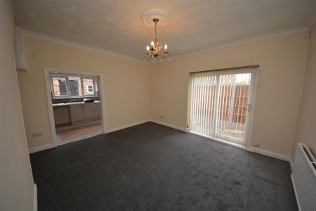 2 bedroom end of terrace house to rent - Photo 2