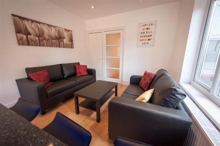 5 bedroom terraced house to rent - Photo 2