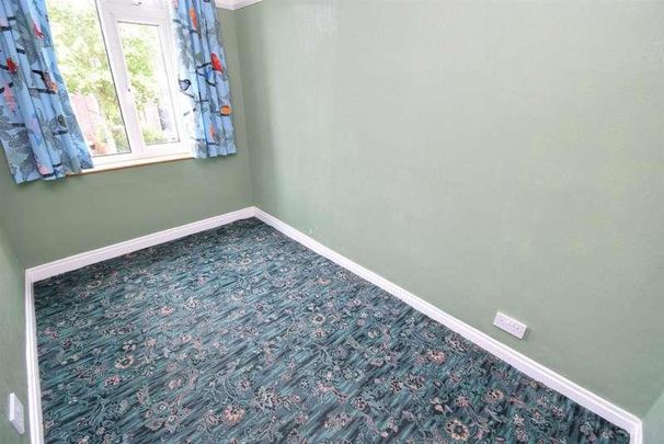 Grosvenor Avenue, Pontefract, WF8 - Photo 1