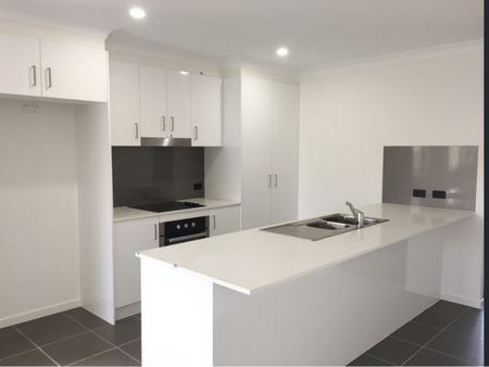 17 Apple Berry Avenue, Coomera, QLD - Photo 5