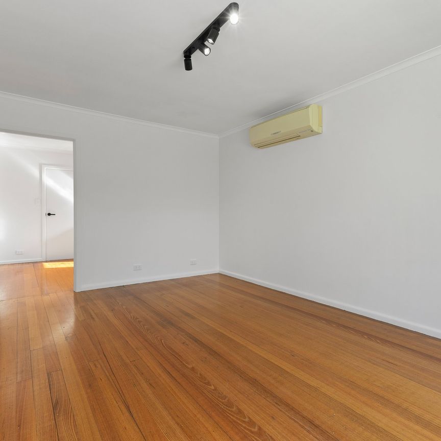2/665-667 Waverley Road, Glen Waverley - Photo 1