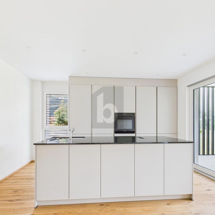 MODERN AND SUN-KISSED - Photo 1