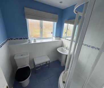 4 bedroom detached house to rent - Photo 3