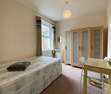 6 bedroom house to rent - Photo 4