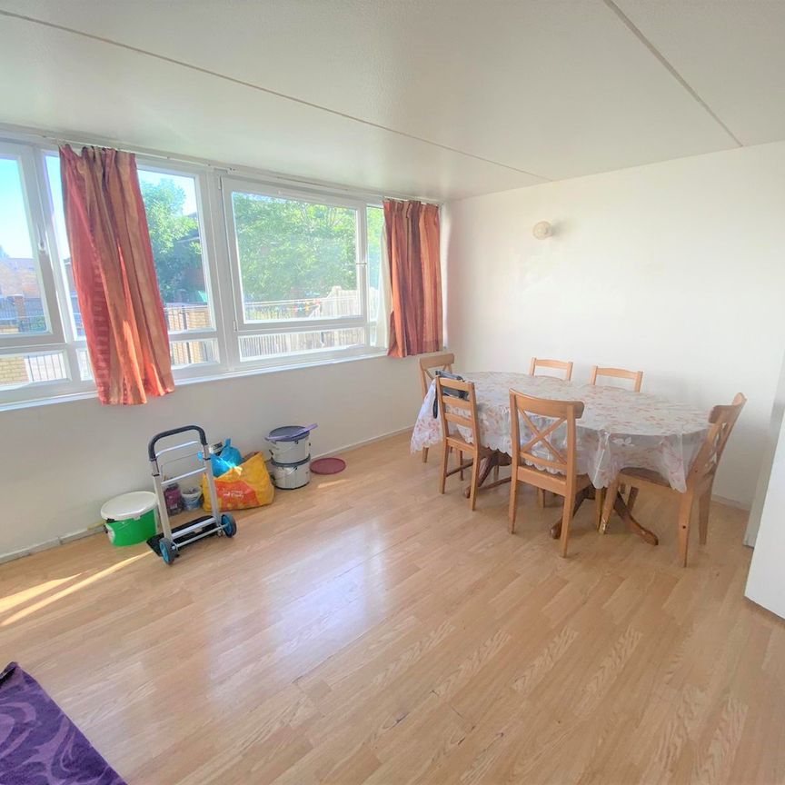 Fleming Road, Southall, UB1 3PF - Photo 1