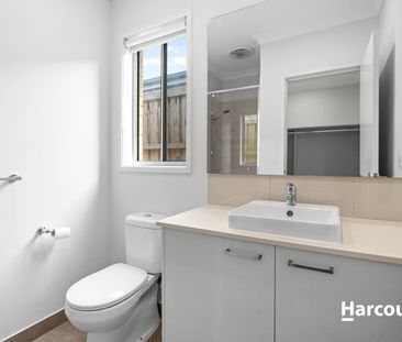 Effortless Living with Modern Comfort & Energy Efficiency - Photo 3