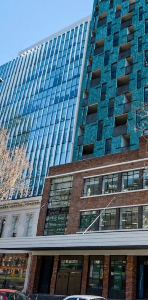 Brand-new luxury living in the heart of the city - Photo 2