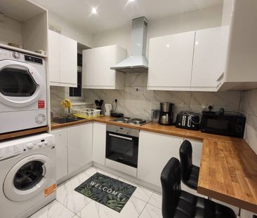 02 LOVELY ROOMS NEXT TO BATTERSEA POWER STATION - Photo 2