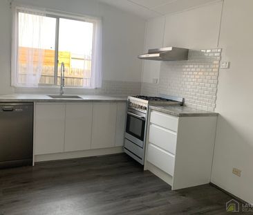 3 Bedroom Gem in Westend!! - Photo 4