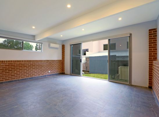 Bright & Modern Studio in a Super Convenient Carlingford Location! - Photo 1