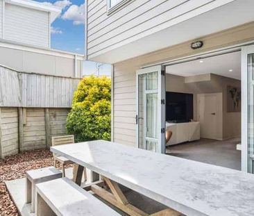 Beautiful Family Home - Photo 1