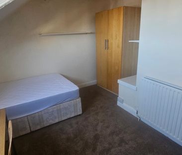 4 Bed - 6 Winfield Terrace, Woodhouse, Leeds - LS2 9BD - Student - Photo 2