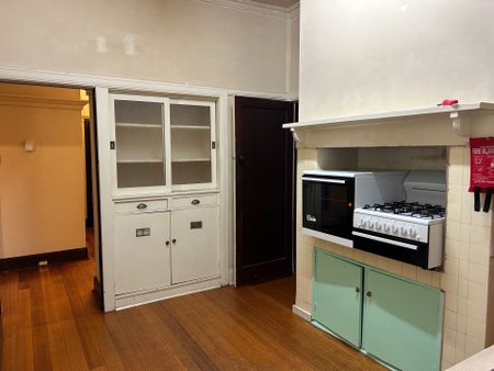 Comfortable 3 Bedroom Family Home - Photo 5