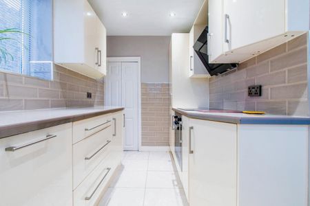 2 bedroom end of terrace house to rent - Photo 5