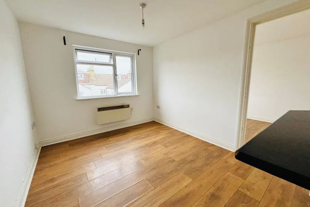 Bellevue Road, SOUTHAMPTON - Photo 1