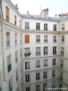 Logement à Paris, Location meublée - Photo 3