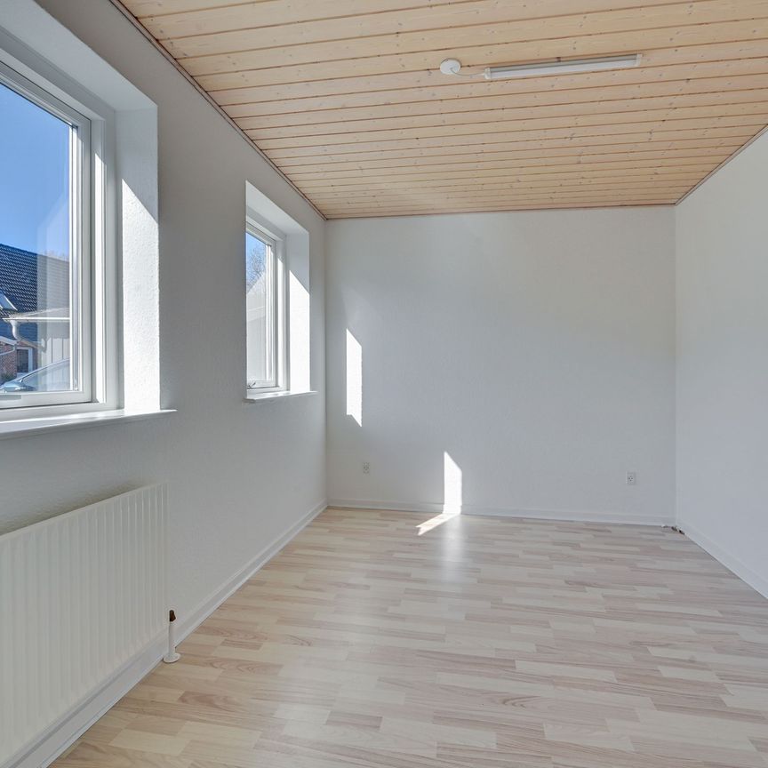 5-værelses Rækkehus på 122 m² i Skødstrup - Photo 1