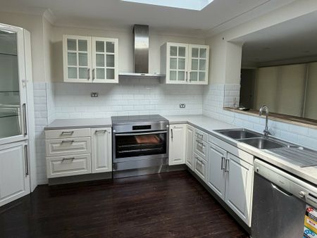 26 Shaw Street, Cambridge Park NSW - Photo 3