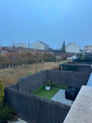 Casa adosada de alquiler en Calle Francisco Pizarro, Valenoso - Photo 4