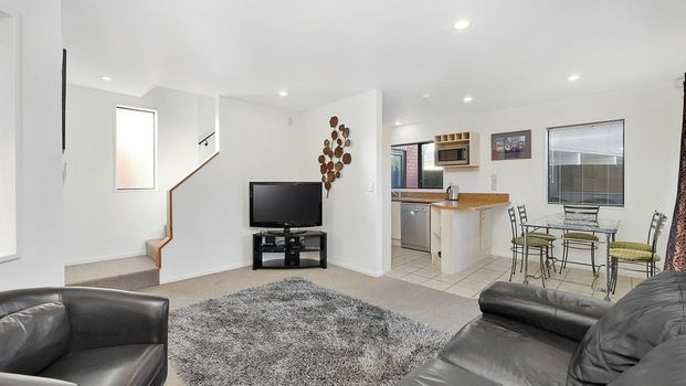 17 Burke StAddington - Photo 1