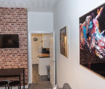 1 bedroom in a house share to rent - Photo 1