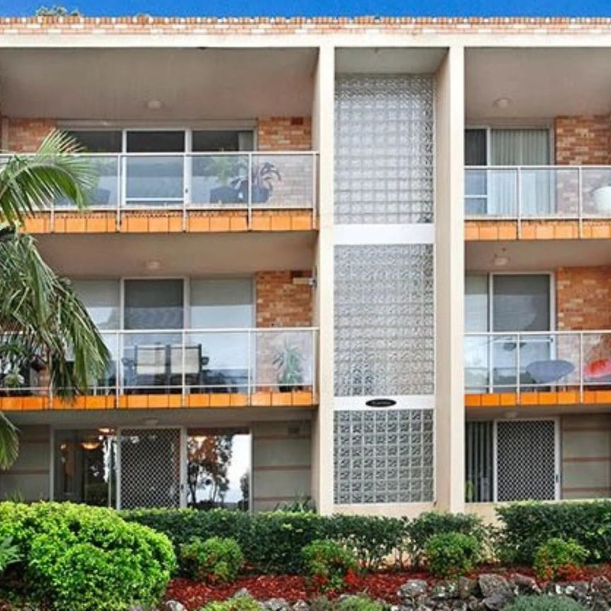 STUNNING, SPACIOUS TWO BEDROOM UNIT - Photo 1