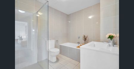 Modern unit in prime location - Photo 5