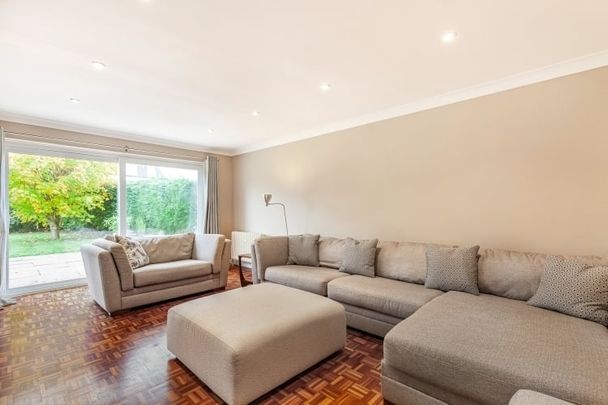 Hedge End Woodstock OX20 - Photo 1