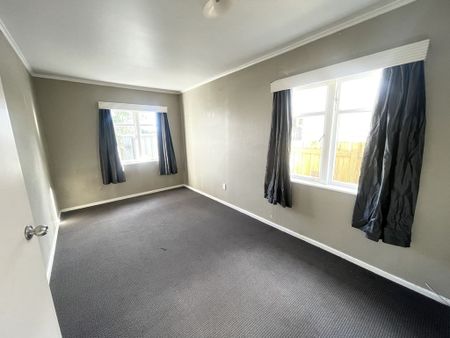 Manurewa - Photo 2