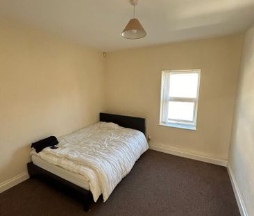 3 bedroom flat to rent - Photo 5