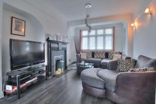 Langham Drive, Romford, RM6 - Photo 1