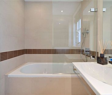 Spacious one bedroom apartment on St. John's Wood High Street - Photo 3
