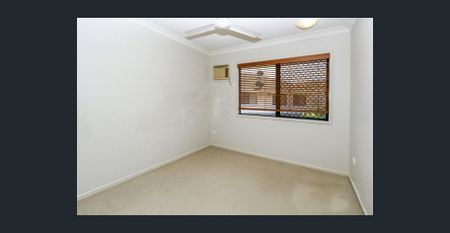 Three Bedroom Townhouse Close To Uni And Lavarack Barracks - Photo 2