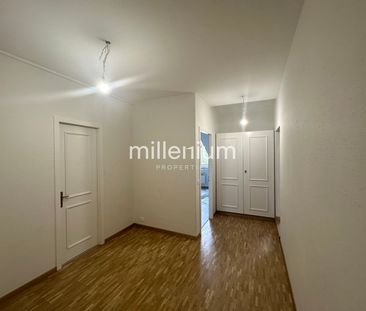 Duplex en attique rénové dans le vieux Carouge - Photo 4