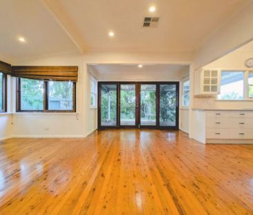 Peaceful Blue Mountains Living in the Heart of Warrimoo - Photo 2