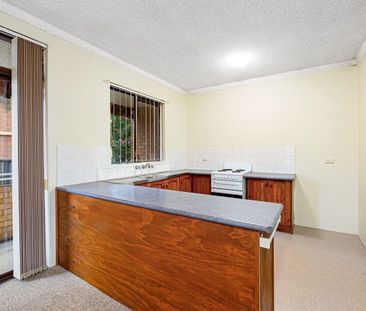 Well Presented Modern Two Bedroom Apartment - Photo 3