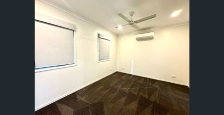 OPULANCE, SOPHISTICATION AND PREMIIUM FINISHES - Photo 3